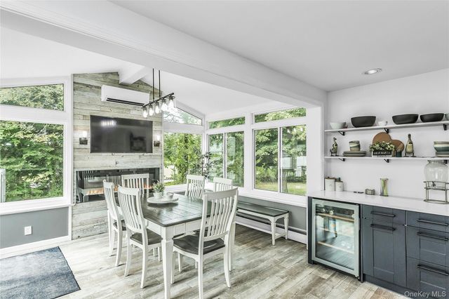 75 S Penataquit Avenue, Bay Shore, NY 11706