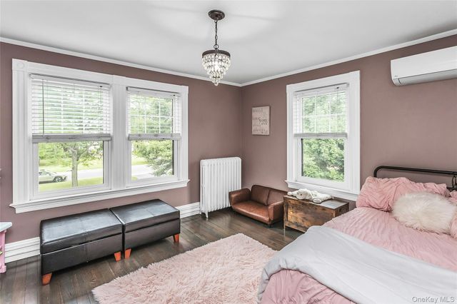 75 S Penataquit Avenue, Bay Shore, NY 11706