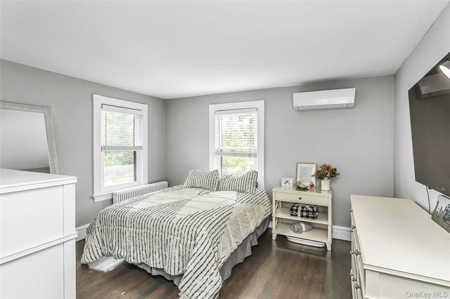 75 S Penataquit Avenue, Bay Shore, NY 11706