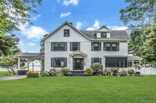 75 S Penataquit Avenue, Bay Shore, NY 11706