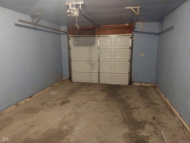 6912 Wildwood Court, Indianapolis, IN 46268