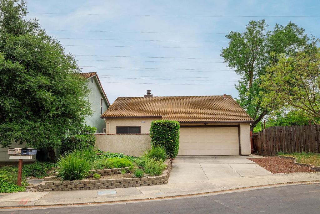 1124 Tasmania Way, Modesto, CA 95356