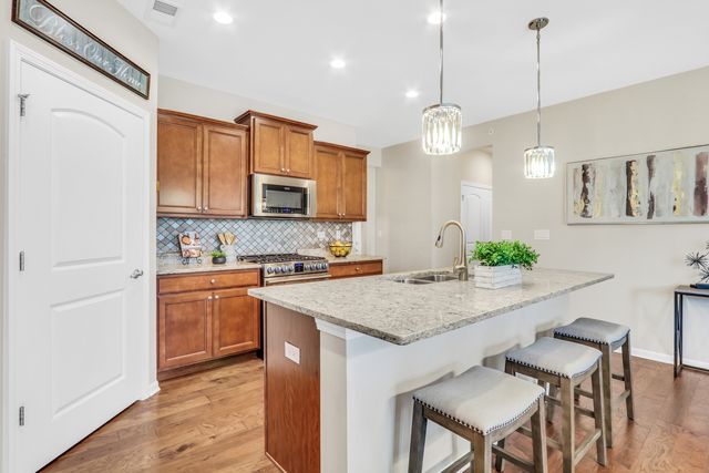 6296 Doral Drive, Gurnee, IL 60031