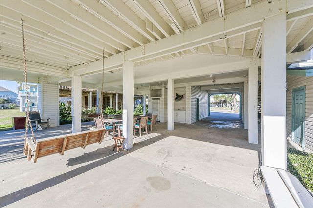 4231 Pelican Lane, Galveston, TX 77554