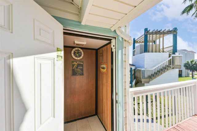 4231 Pelican Lane, Galveston, TX 77554