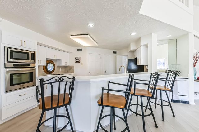 4231 Pelican Lane, Galveston, TX 77554