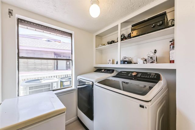 4231 Pelican Lane, Galveston, TX 77554