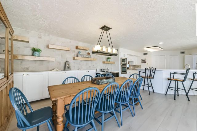 4231 Pelican Lane, Galveston, TX 77554