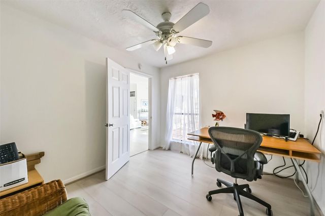 4231 Pelican Lane, Galveston, TX 77554