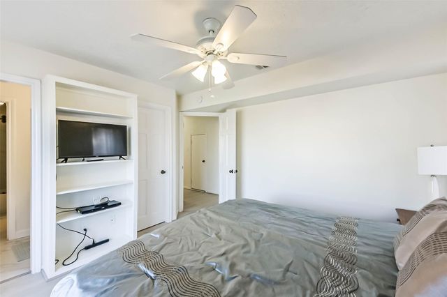 4231 Pelican Lane, Galveston, TX 77554