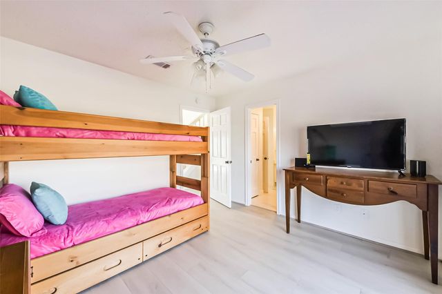 4231 Pelican Lane, Galveston, TX 77554