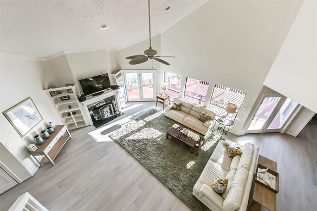 4231 Pelican Lane, Galveston, TX 77554