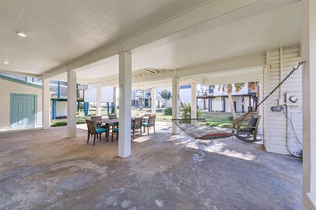 4231 Pelican Lane, Galveston, TX 77554