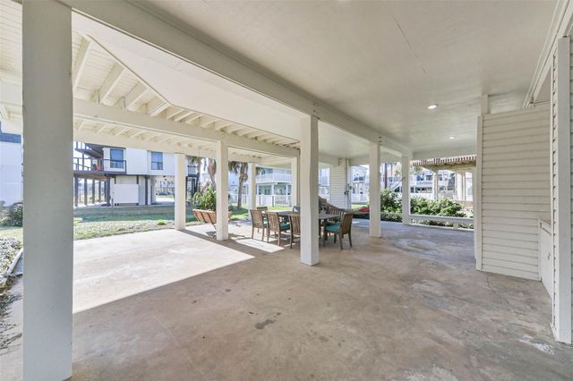 4231 Pelican Lane, Galveston, TX 77554