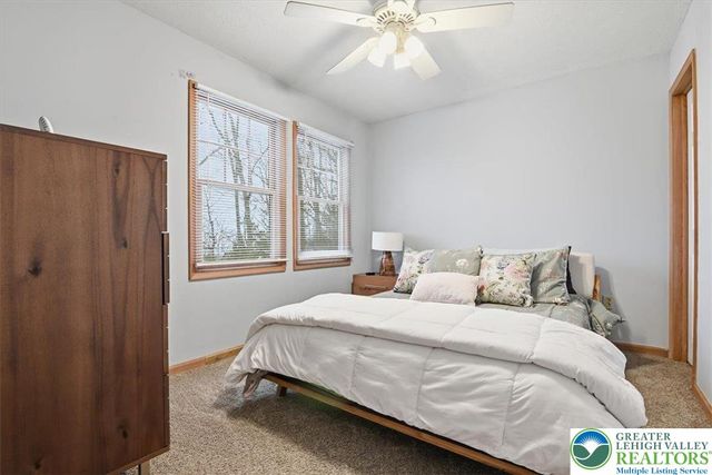 112 High Mountain Lane, Pocono Twp, PA 18372