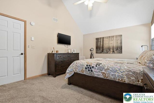 112 High Mountain Lane, Pocono Twp, PA 18372