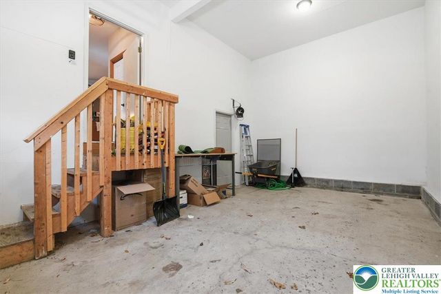 112 High Mountain Lane, Pocono Twp, PA 18372