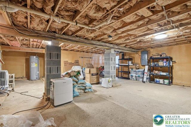 112 High Mountain Lane, Pocono Twp, PA 18372