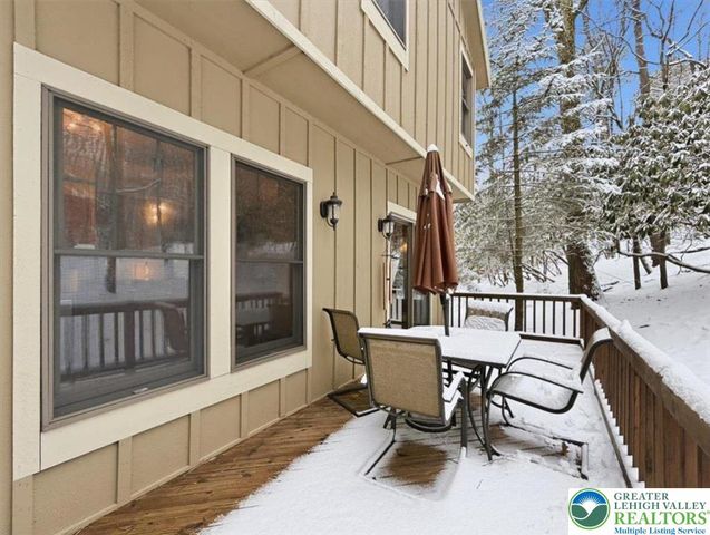 112 High Mountain Lane, Pocono Twp, PA 18372