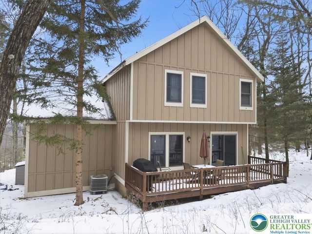 112 High Mountain Lane, Pocono Twp, PA 18372