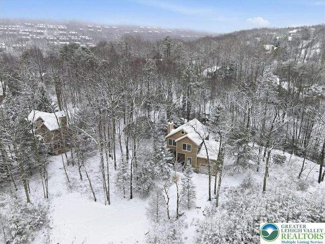 112 High Mountain Lane, Pocono Twp, PA 18372