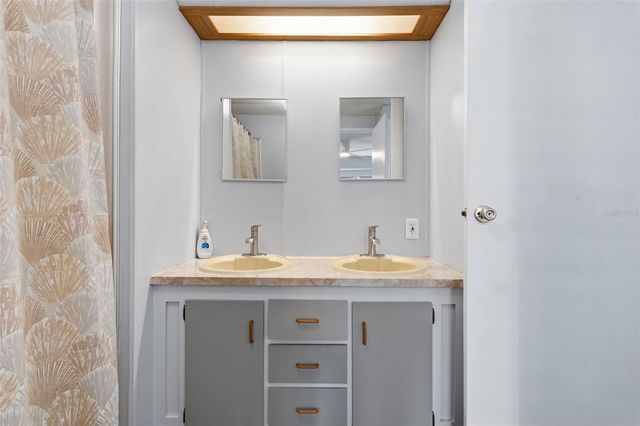 5705 HOLIDAY PARK BOULEVARD, North Port, FL 34287