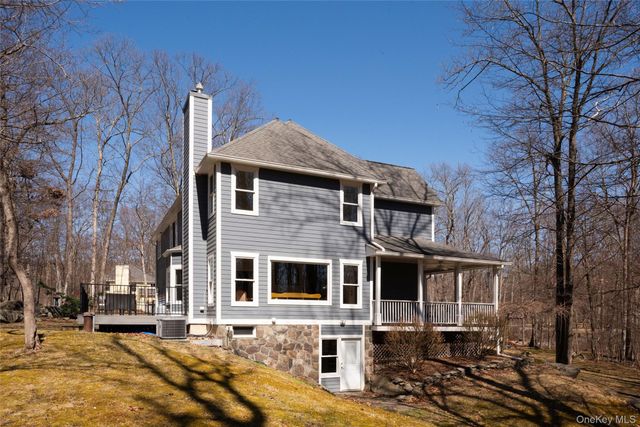 35 Peacock Road, Rhinebeck, NY 12572