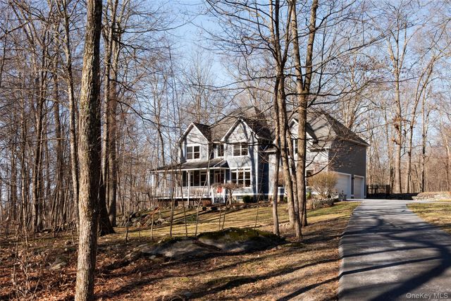 35 Peacock Road, Rhinebeck, NY 12572