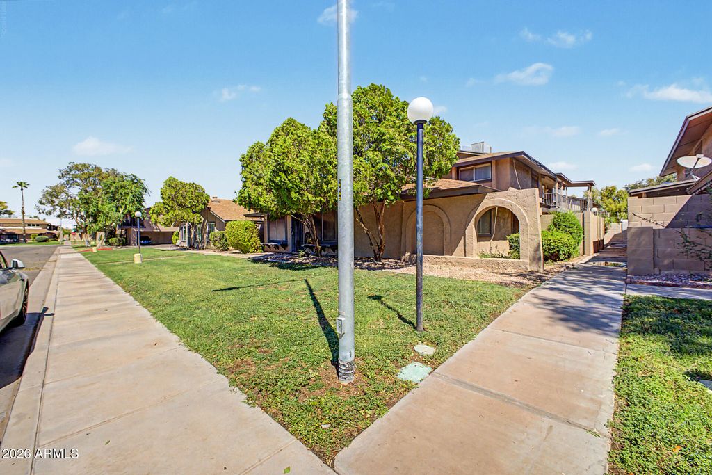 8532 E PORTLAND Street, Scottsdale, AZ 85257 — photo 5