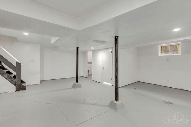 1227 Carolina Avenue, Cincinnati, OH 45237