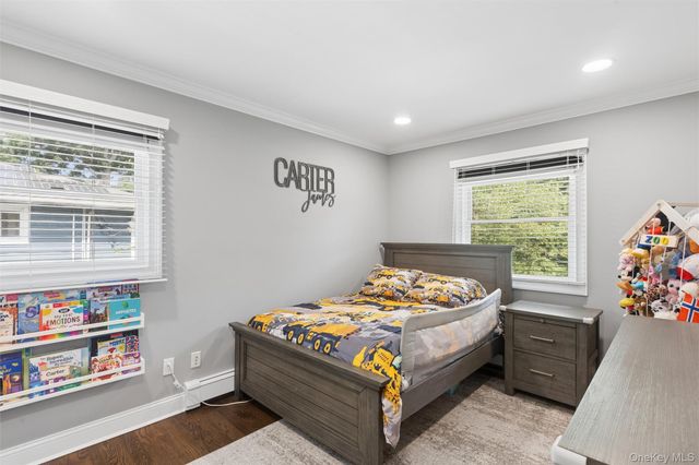 162 Stuyvesant Road, Oakdale, NY 11769