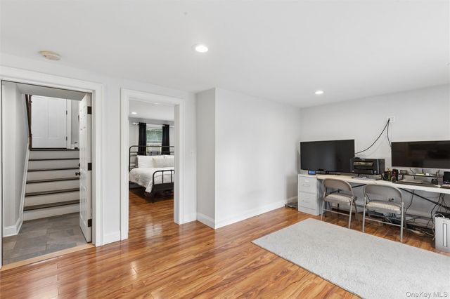 162 Stuyvesant Road, Oakdale, NY 11769