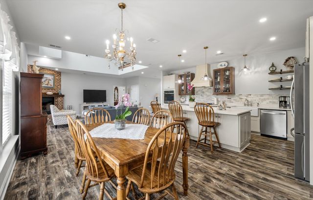 6876 Hyde Farm Road, Ravenel, SC 29470