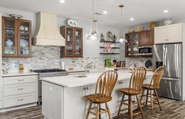 6876 Hyde Farm Road, Ravenel, SC 29470