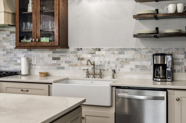 6876 Hyde Farm Road, Ravenel, SC 29470