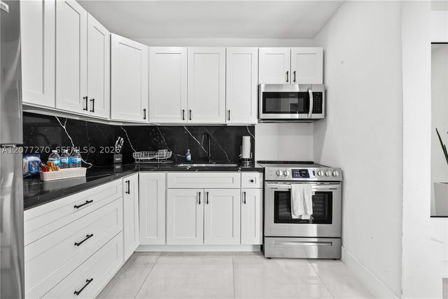 52 NE 47th St, Miami, FL 33137