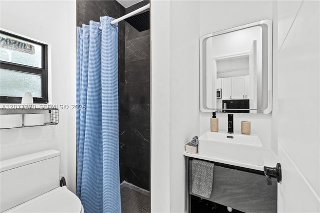 52 NE 47th St, Miami, FL 33137