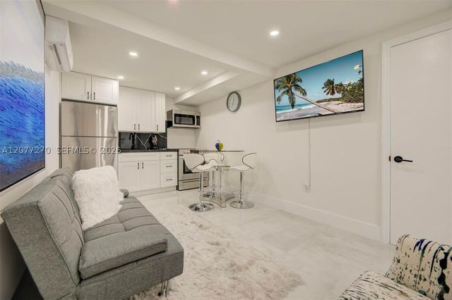 52 NE 47th St, Miami, FL 33137