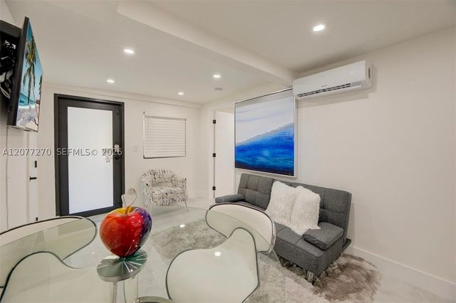 52 NE 47th St, Miami, FL 33137
