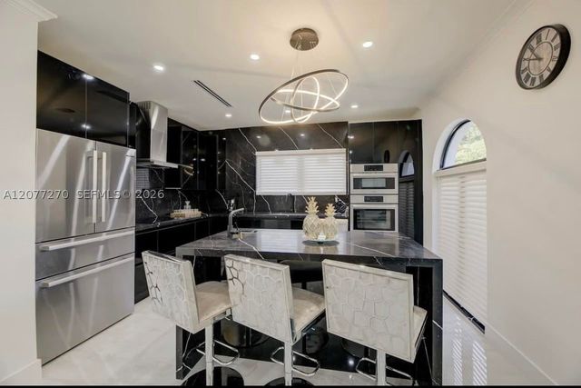 52 NE 47th St, Miami, FL 33137