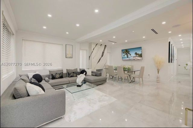 52 NE 47th St, Miami, FL 33137