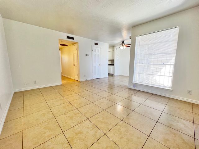 4601 Carlisle Boulevard NE APT D11, Albuquerque, NM 87109