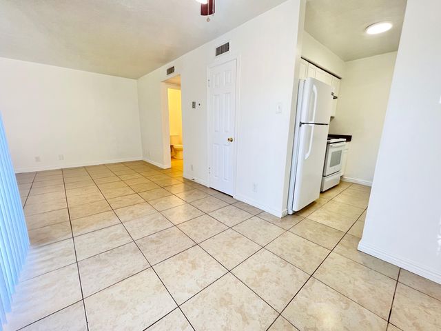 4601 Carlisle Boulevard NE APT D11, Albuquerque, NM 87109