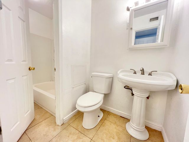 4601 Carlisle Boulevard NE APT D11, Albuquerque, NM 87109