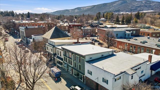 136 North Street, Bennington, VT 05201