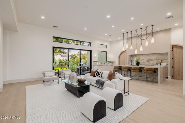 3301 E ELM Street, Phoenix, AZ 85018