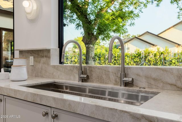 3301 E ELM Street, Phoenix, AZ 85018