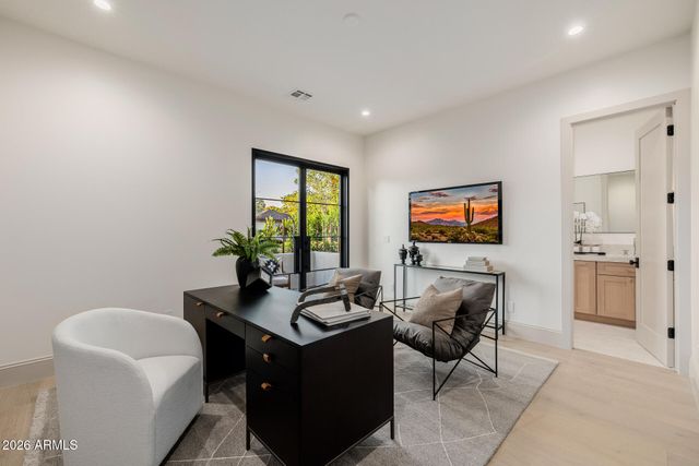 3301 E ELM Street, Phoenix, AZ 85018