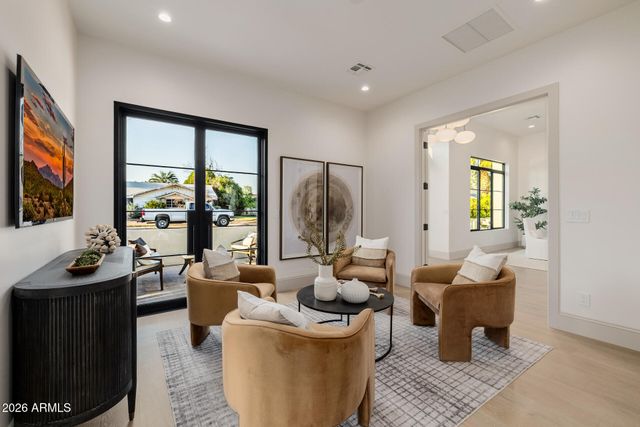 3301 E ELM Street, Phoenix, AZ 85018