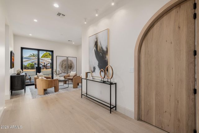 3301 E ELM Street, Phoenix, AZ 85018